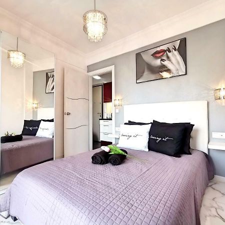 Pure Bliss Luxury Beachfront Apartment With Panoramic Sea Views, Electric Bbq, Gym Equipment And More Агия Триас Екстериор снимка