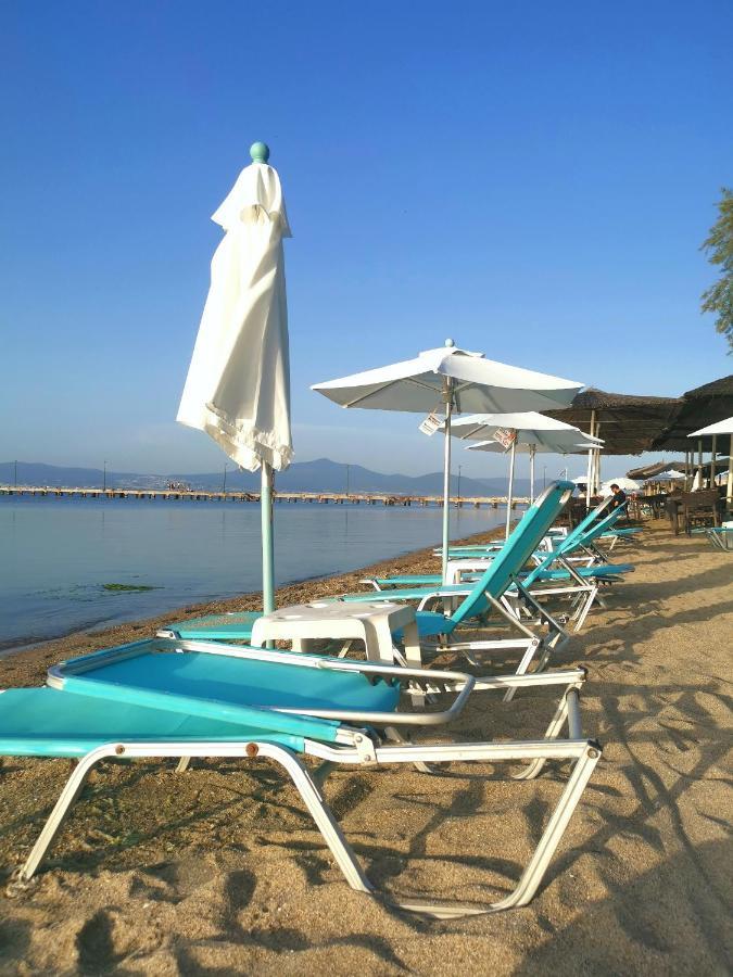 Pure Bliss Luxury Beachfront Apartment With Panoramic Sea Views, Electric Bbq, Gym Equipment And More Агия Триас Екстериор снимка
