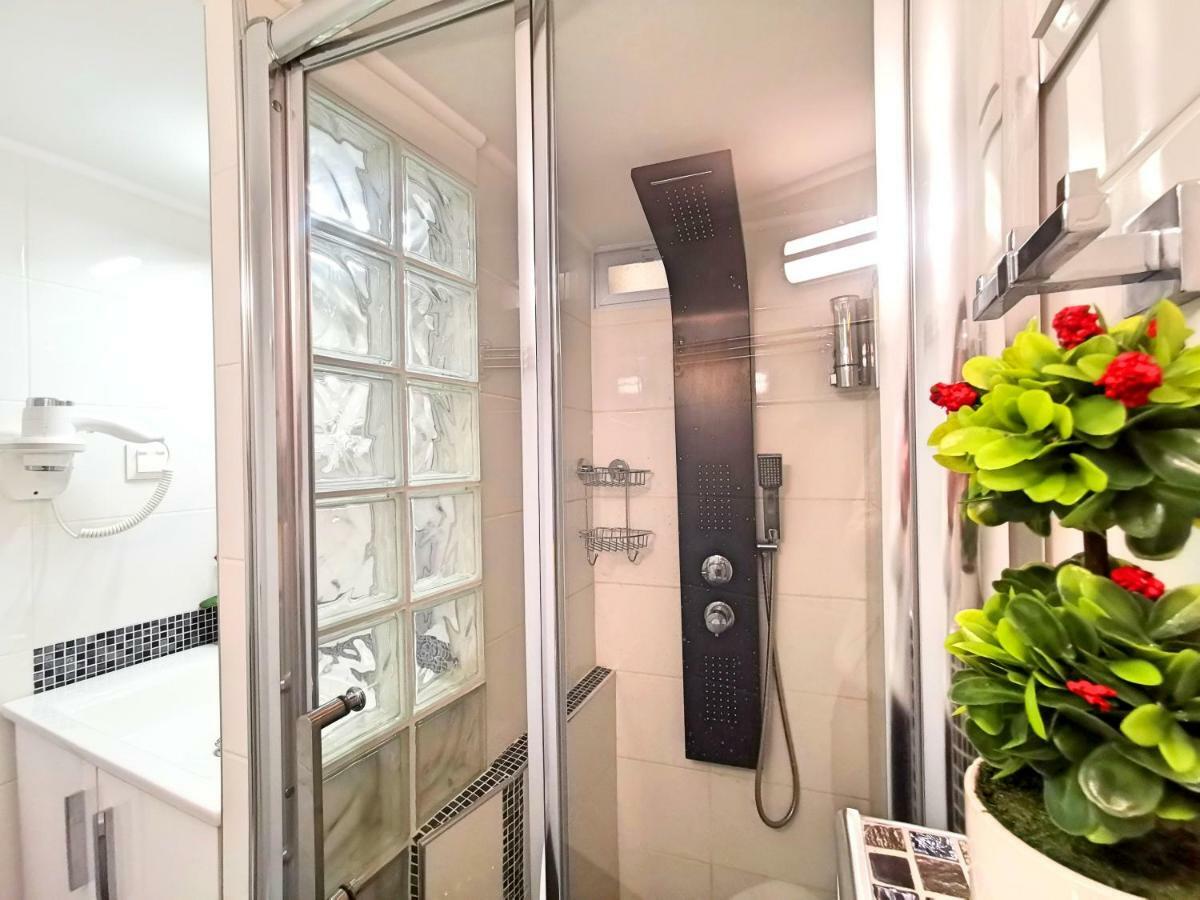 Pure Bliss Luxury Beachfront Apartment With Panoramic Sea Views, Electric Bbq, Gym Equipment And More Агия Триас Екстериор снимка